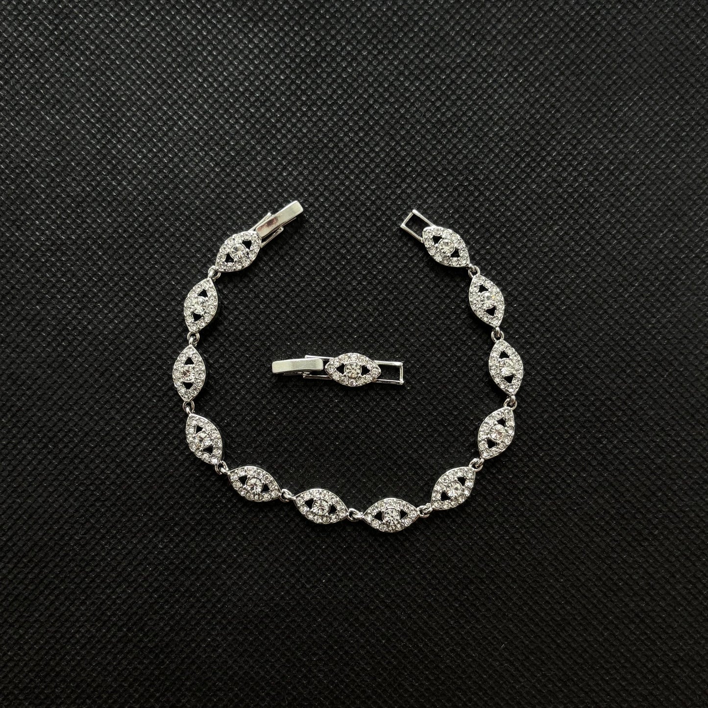 Angel Eyes Bracelet (Silver)