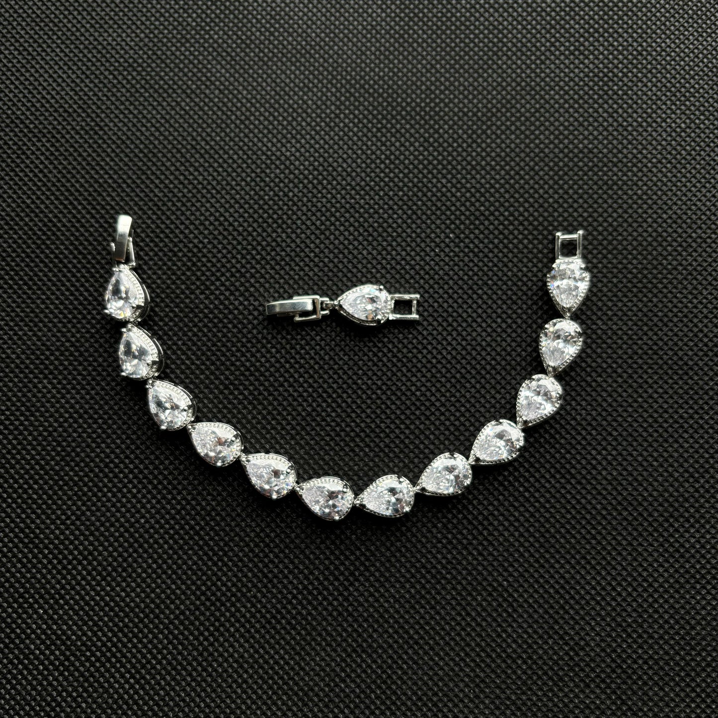 Raindrop Bracelet (Silver)