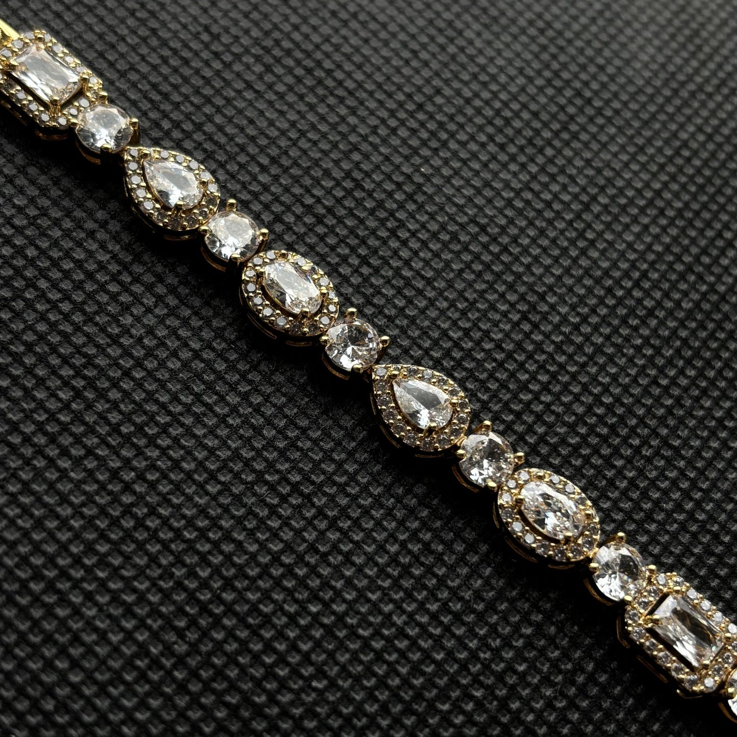 Cubic Bracelet (Gold)